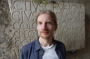Blogin kirjoittaja Juha-Pekka Vanhatalo Pompejissa.